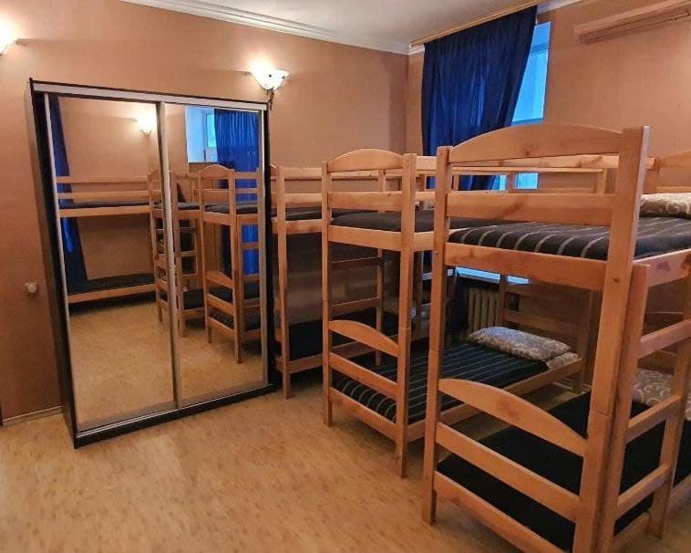 Хостел На Льва Толстого 基輔 外观 照片